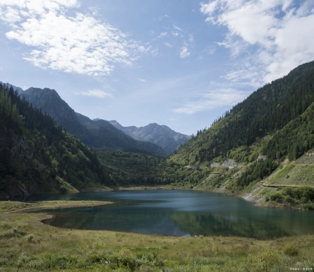 青藏高原上的西双版纳：孟达天池旅游攻略（去孟达天池的路好走吗）